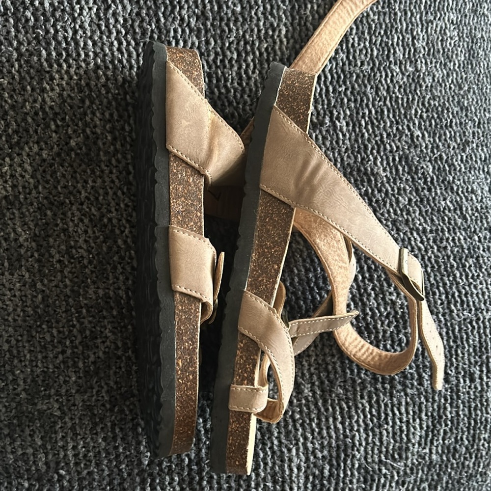 Sandals - Picture 7 of 9